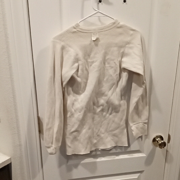 Cream Long Sleeve Thermal Top says Med but fits like a Small - Picture 1 of 2